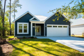 Constant Sea by Oak Island Accommodations